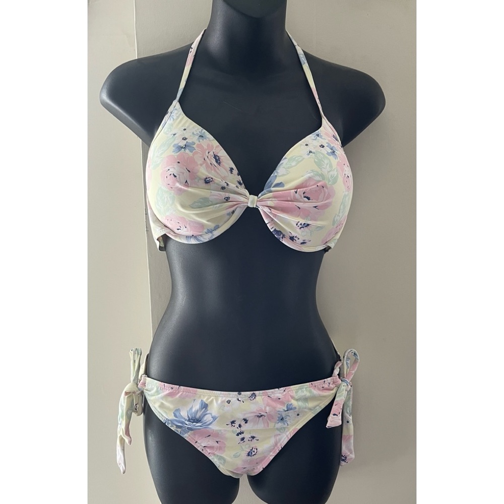 Victoria’s Secret Floral String Bikini